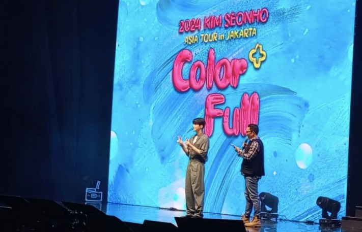 Ulah Fans di Jakarta Bikin Kim Seon Ho&nbsp;Ngakak