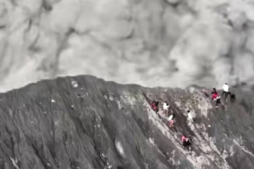 Aktivitas Vulkanik Gunung Dukono Tinggi, BNPB Larang&nbsp;Pendakian